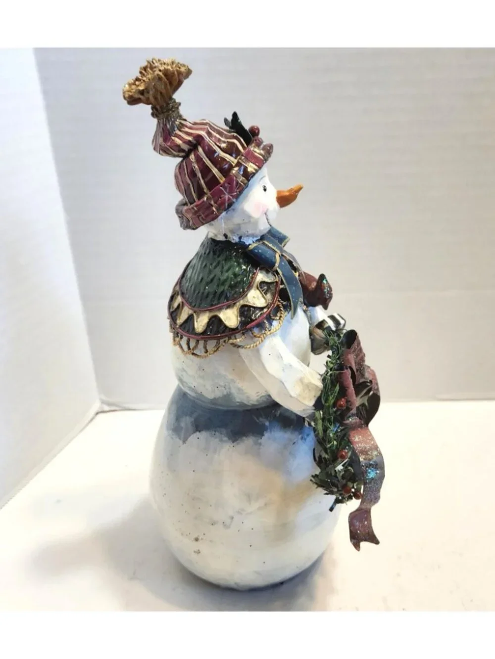 Decorative Snowman Figurine Festive Accents Wreath Heart Ornament Winter Decor